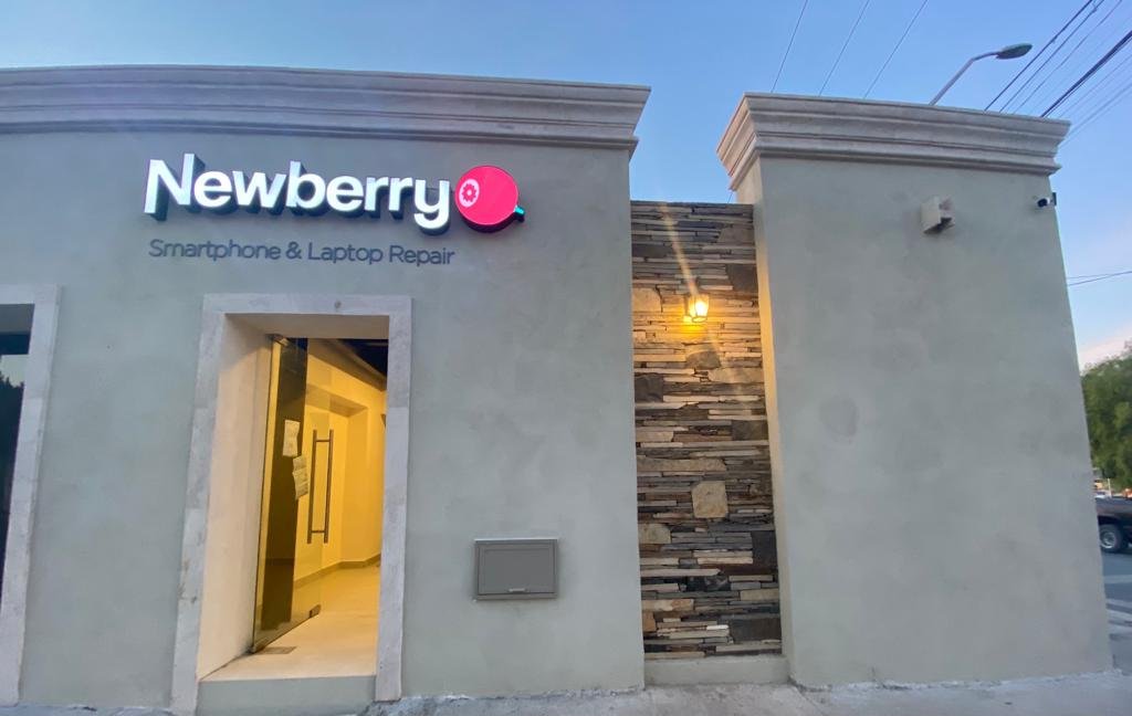 Ubicación de tienda donde reparamos celulares y computadoras, fachada de la tienda en la avenida EULALIO GUTIERREZ 4316, Saltillo, Coahuila, donde reparamos laptops y celulares